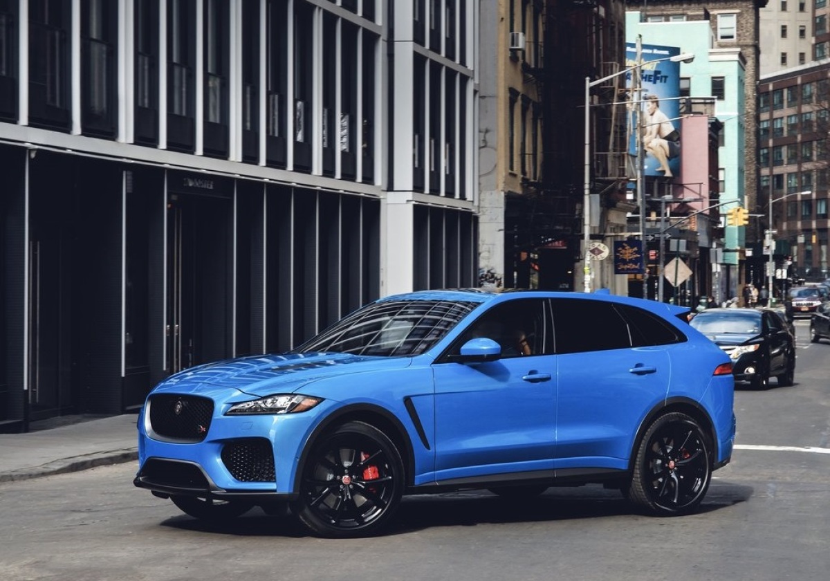 Jaguar-F-Pace SVR-2019-1024-04