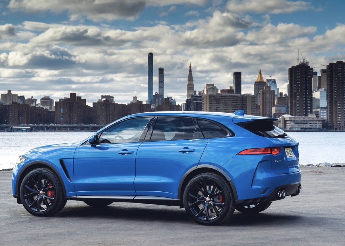 Jaguar-F-Pace SVR-2019-1024-0a