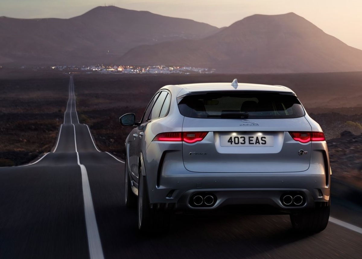 Jaguar-F-Pace SVR-2019-1024-0f