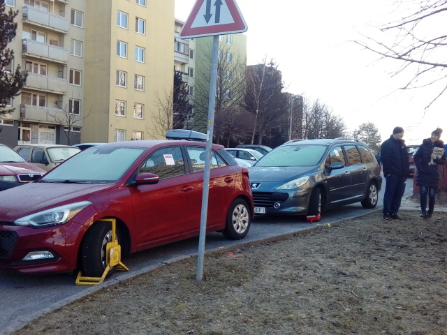 parkovanie, Trenčín, papuča
