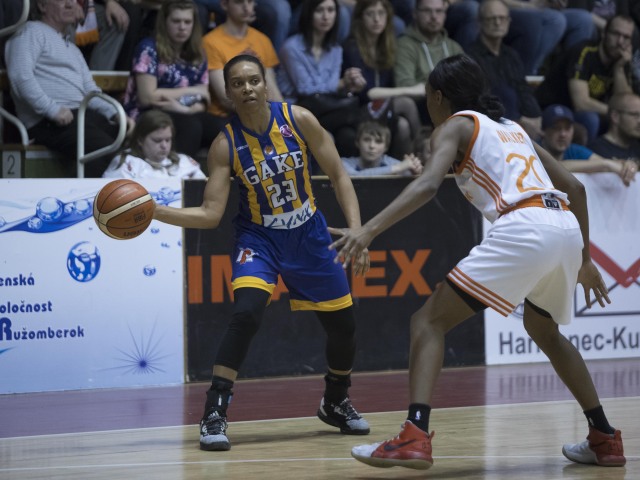 Shatori Walker-Kimbroughová