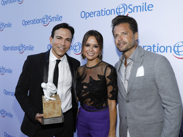 Herečka Brooke Burke-Charvet a jej manžel David Charvet na archívnom zábere z roku 2017.
