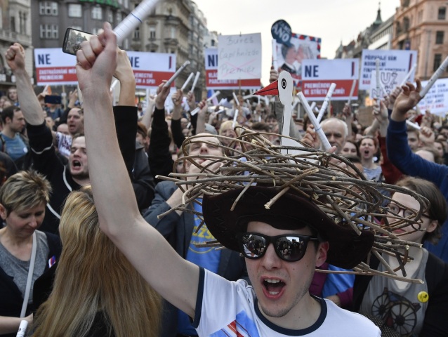 protest, Praha, Václavské námestie, odstúpenie, Andrej Babiš