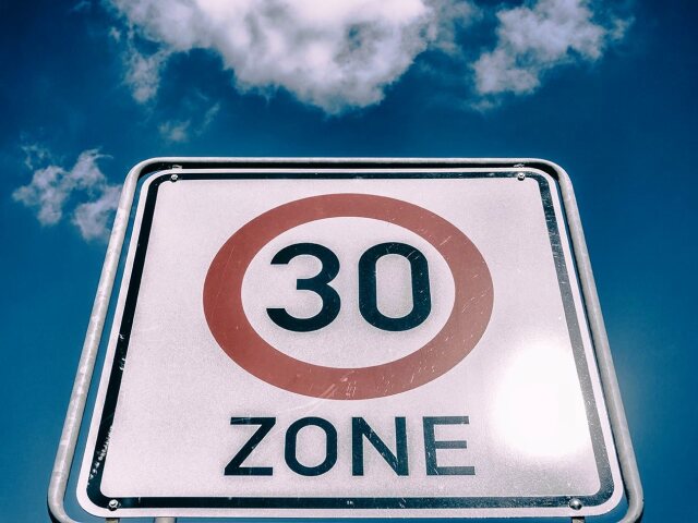 Dopravná značka - 30 km/h