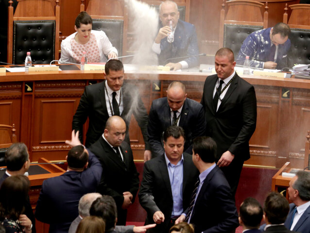 Albánsko, parlament, opozícia, premiér, Edi Rama, múka