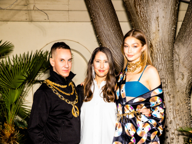 Dizajnér Jeremy Scott, topmodelka Gigi Hadid (vpravo) a kreatívna poradkyňa značky H&M Ann-Sofie Johansson. 
