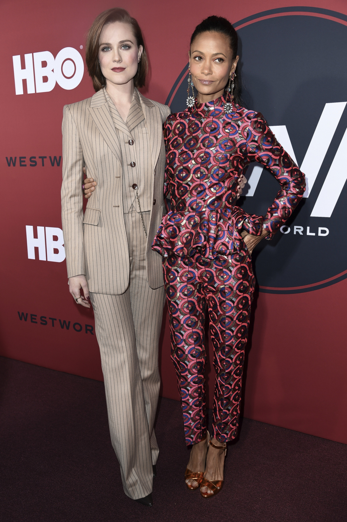Evan Rachel Wood (vľavo) a jej kolegyňa Thandie Newton