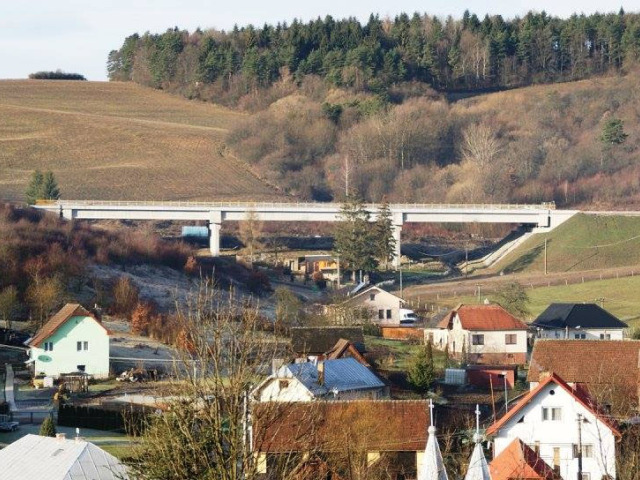 D1, Hričovské Podhradie, Lietavská Lúčka