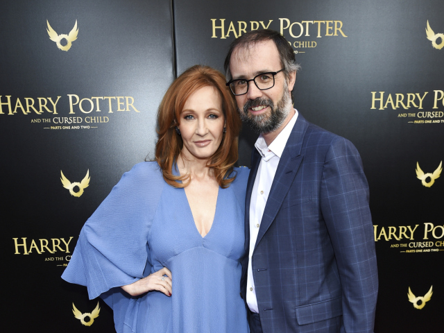 Spisovateľka J.K. Rowling a jej manžel Neil Murray nemohli chýbať.