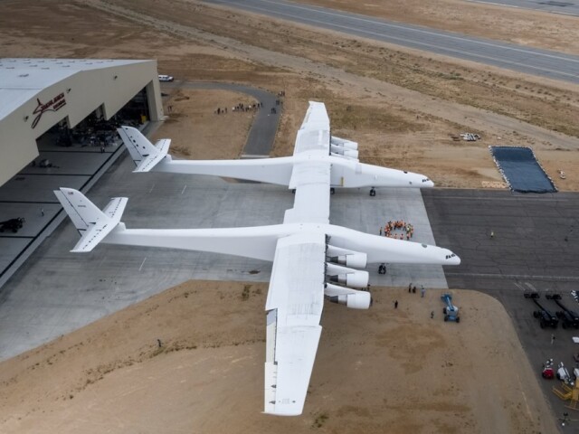 stratolaunch, vesmírne lietadlo