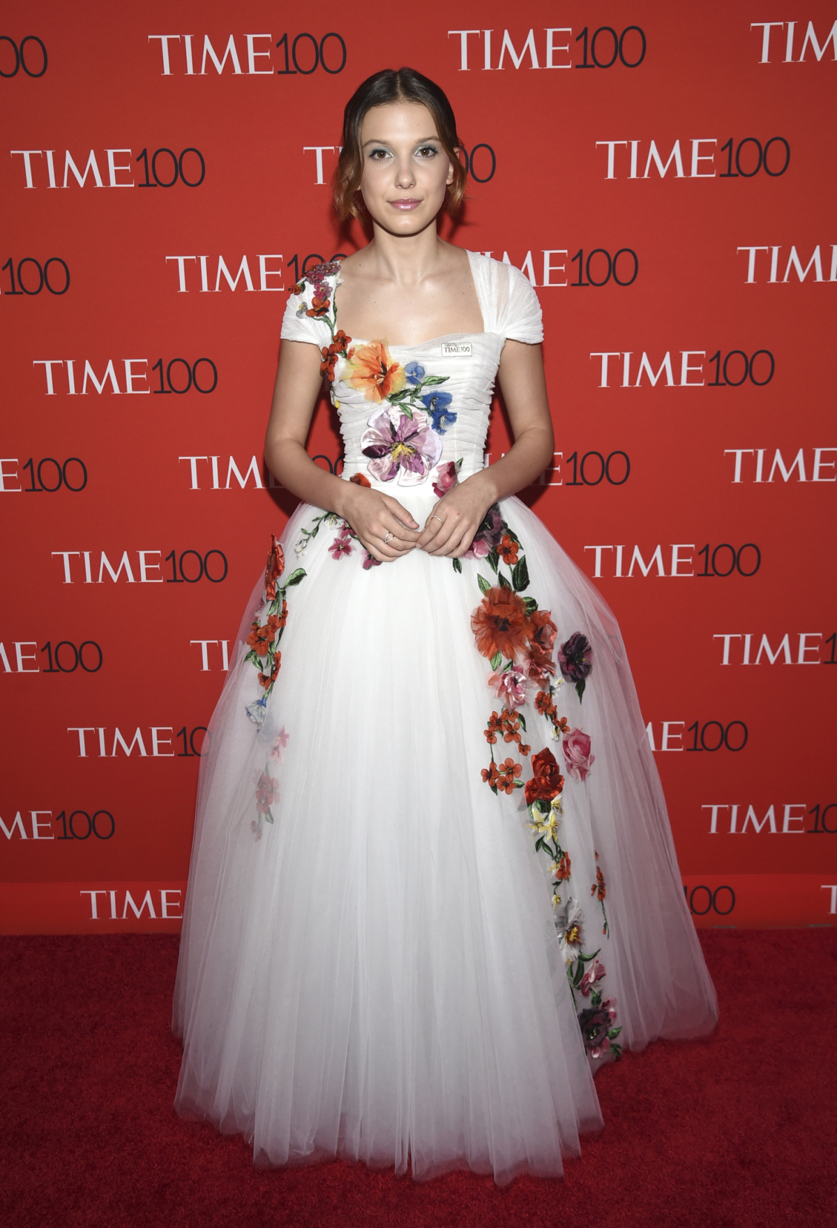 Herečka Millie Bobby Brown na párty Time 100 Gala v šatách Dolce & Gabbana. 