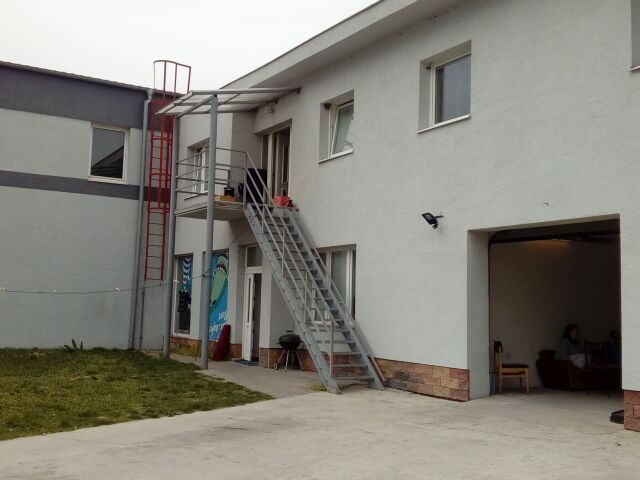 niklovka, sereď