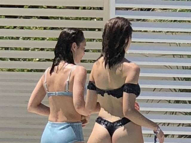 Olivia Culpo (vpravo) a tanečnica Cara Santana