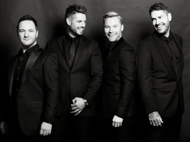 Členovia formácie Boyzone. 