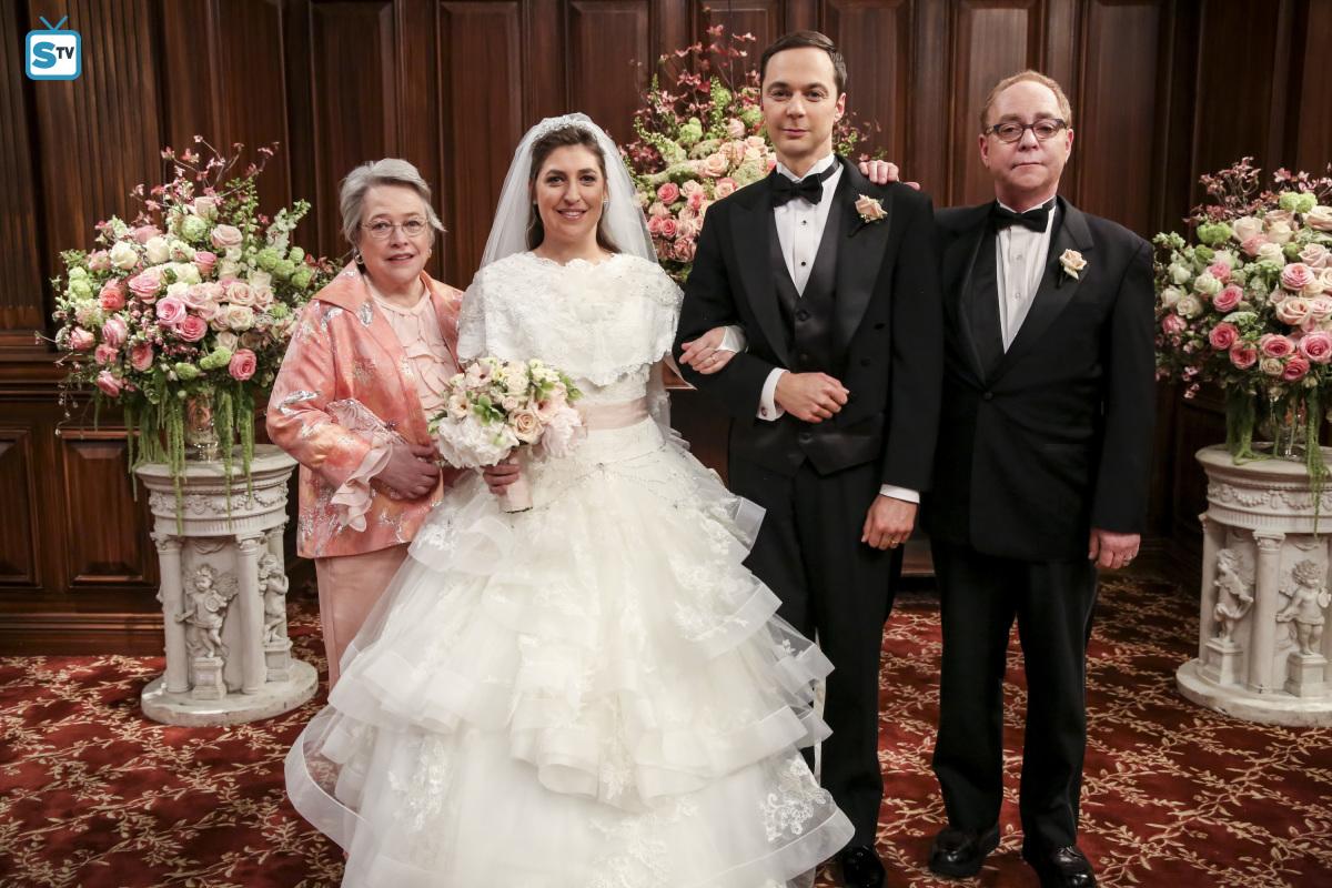 Neuveriteľné sa stane skutočnosťou. Sheldon sa ožení s Amy.