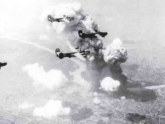 Apolka, bombardovanie, 1944