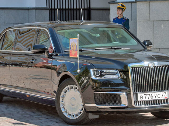 putin-senate-limo-reuters