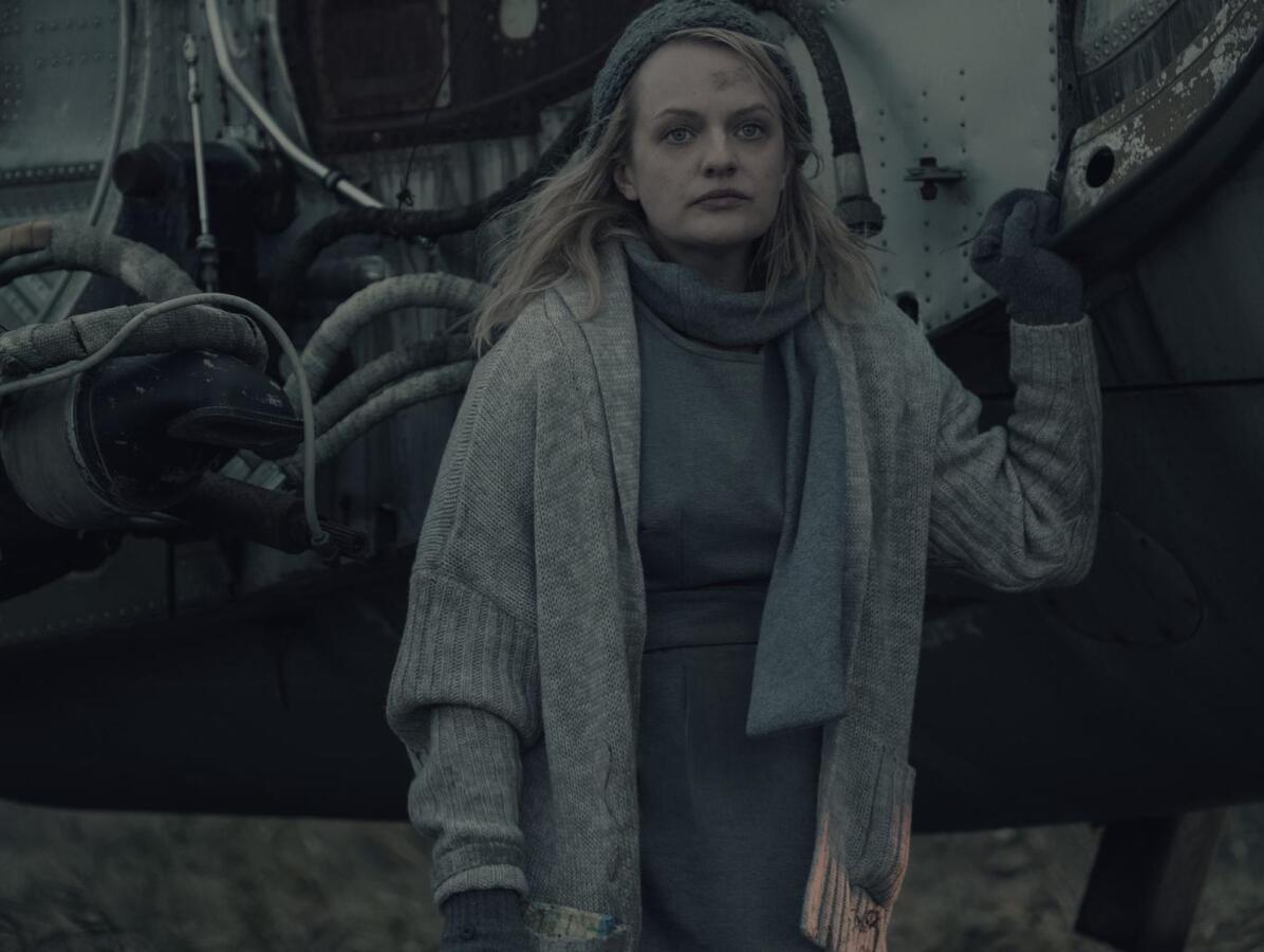 príbeh služobníčky, elizabeth moss, the handmaids tale,