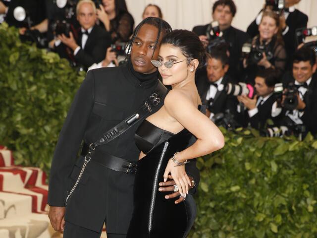 Kylie Jenner v kreácii Alexander Wang.