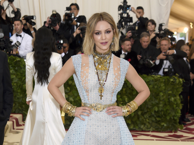 Speváčka Katharine McPhee v kreácii Georges Chakra.