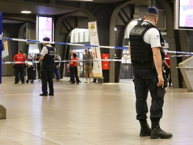 brusel, stanica, panika, polícia, belgicko