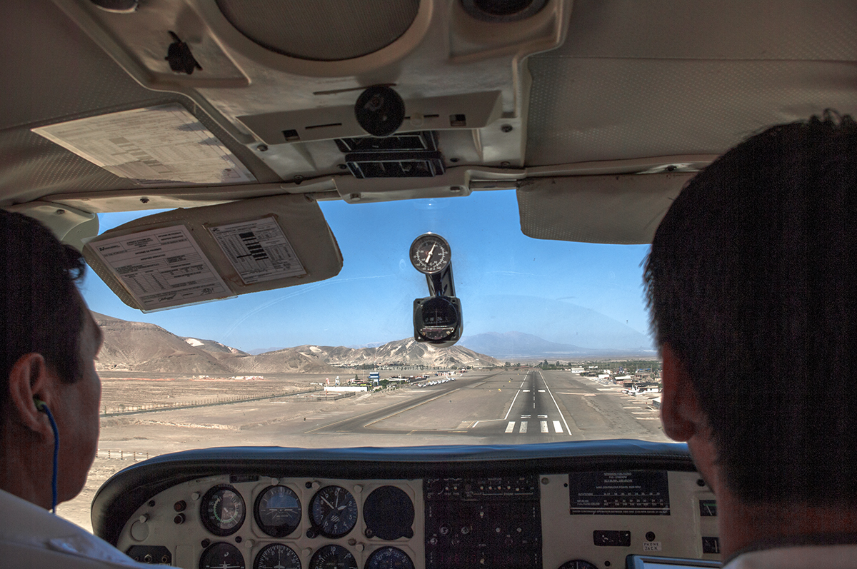 Peru, Nazca, lietadlo, piloti, pristávacia dráha, letisko, runway