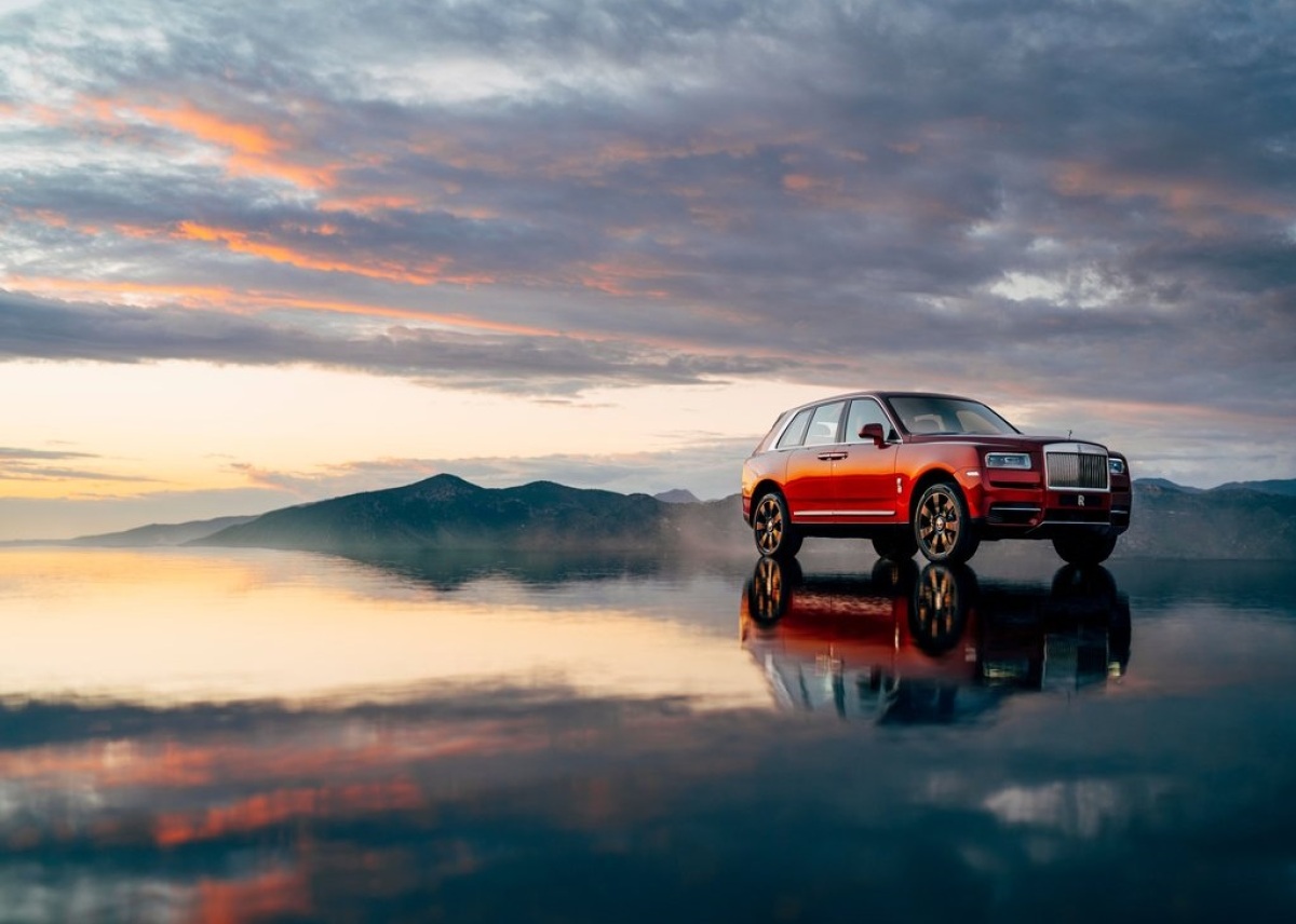 Rolls-Royce-Cullinan-2019-1024-02