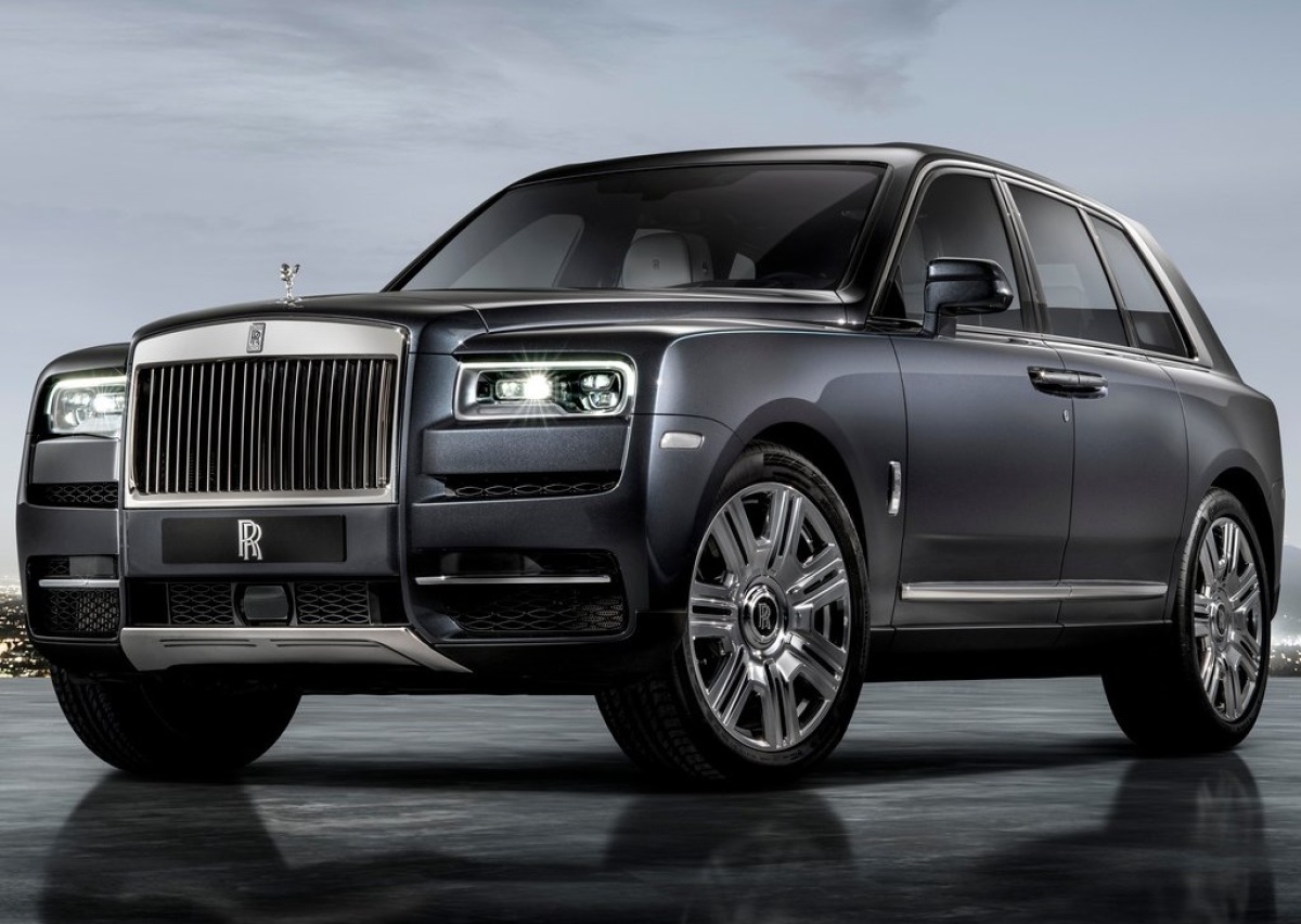 Rolls-Royce-Cullinan-2019-1024-03