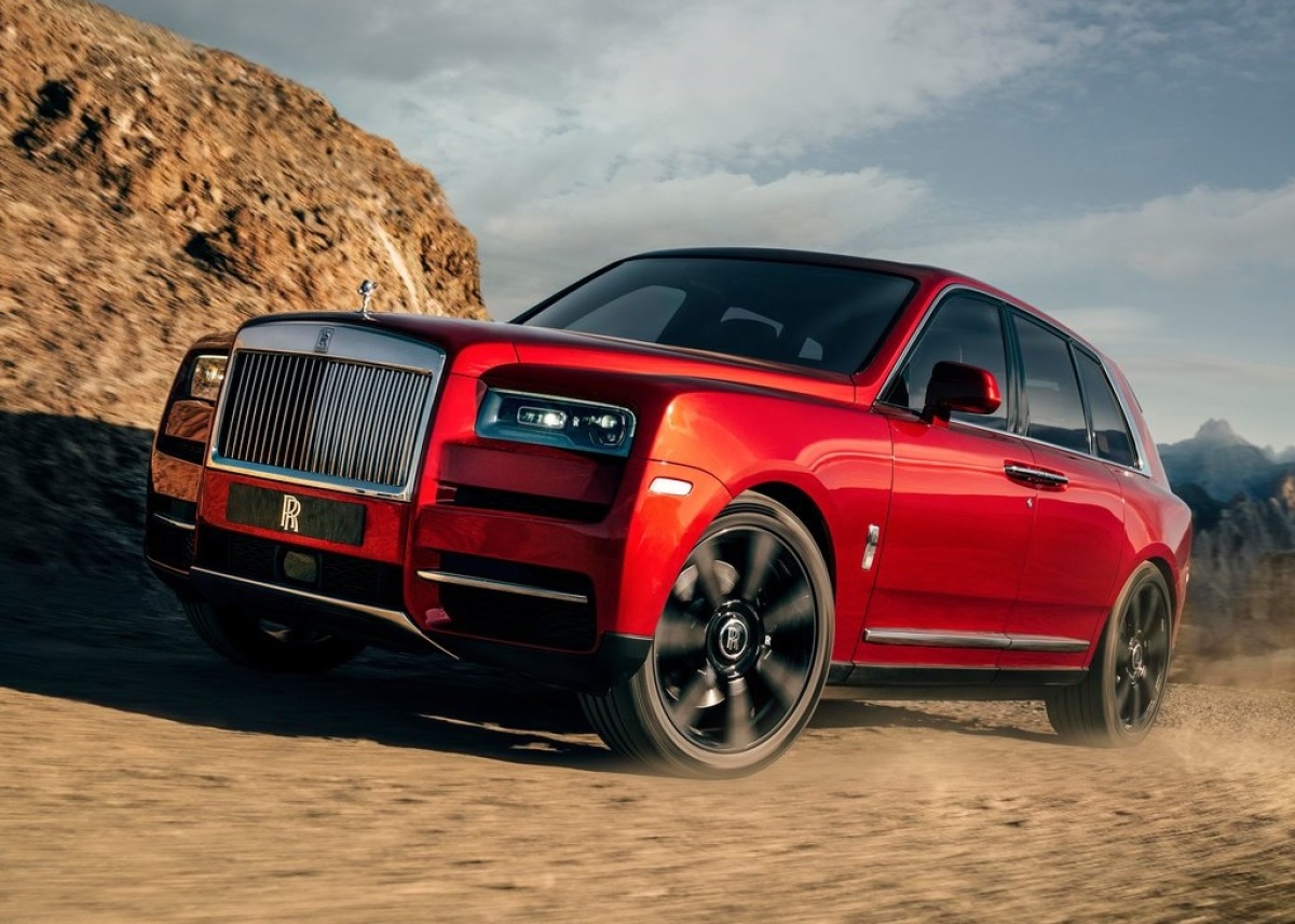 Rolls-Royce-Cullinan-2019-1024-04