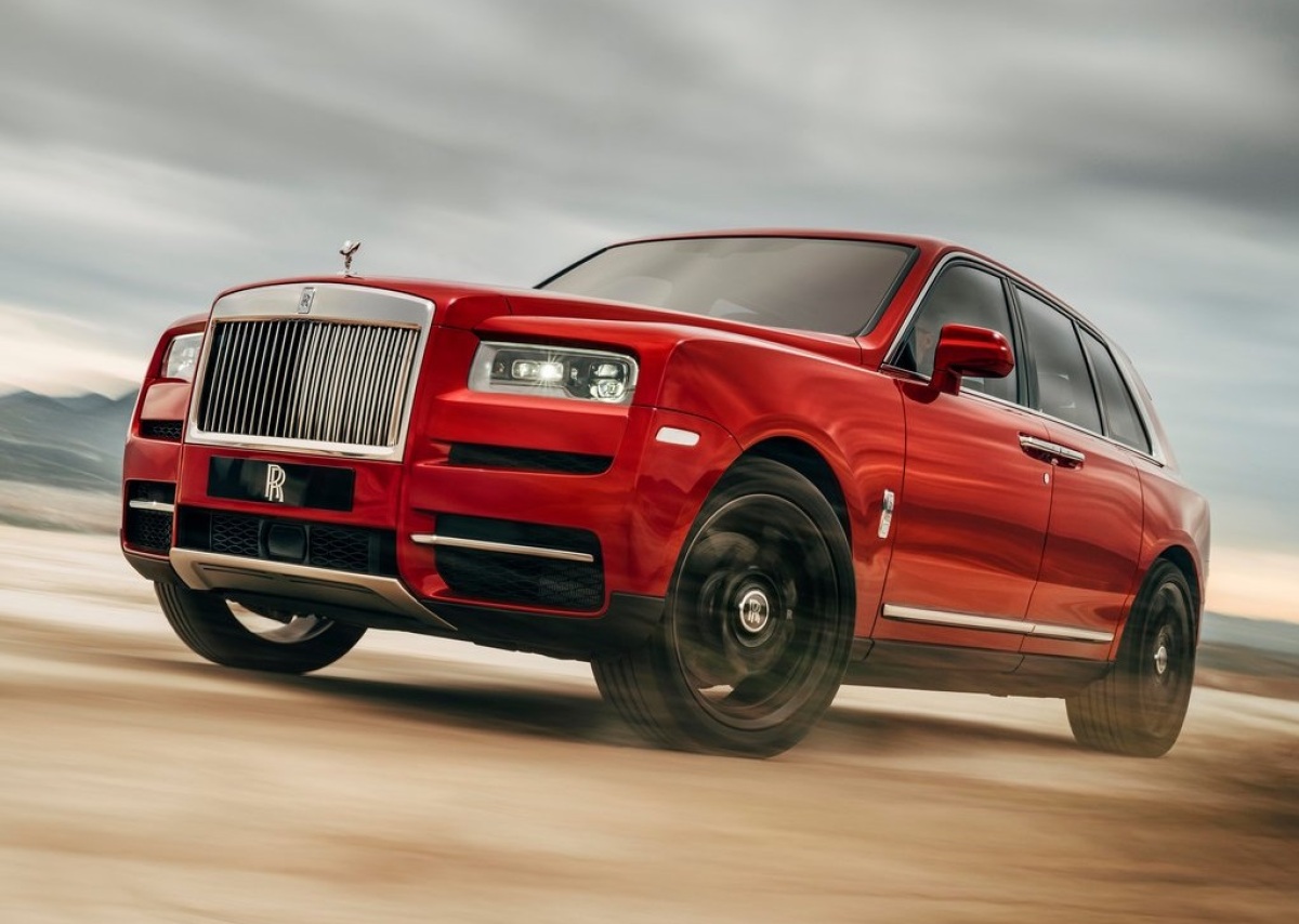 Rolls-Royce-Cullinan-2019-1024-05