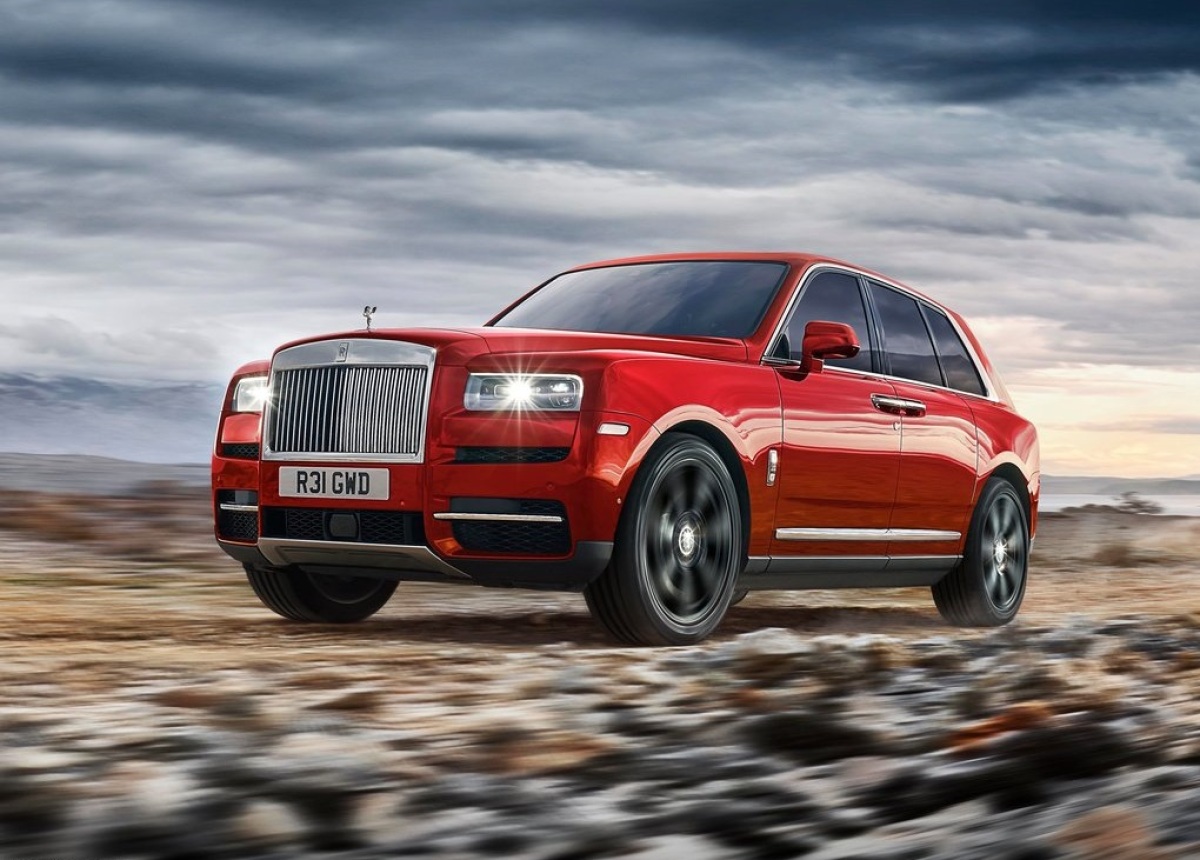 Rolls-Royce-Cullinan-2019-1024-06