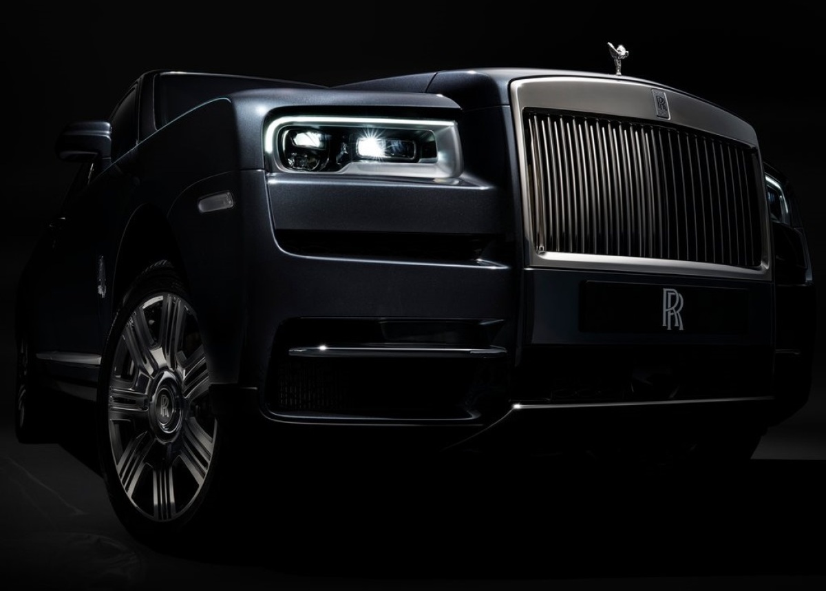 Rolls-Royce-Cullinan-2019-1024-08