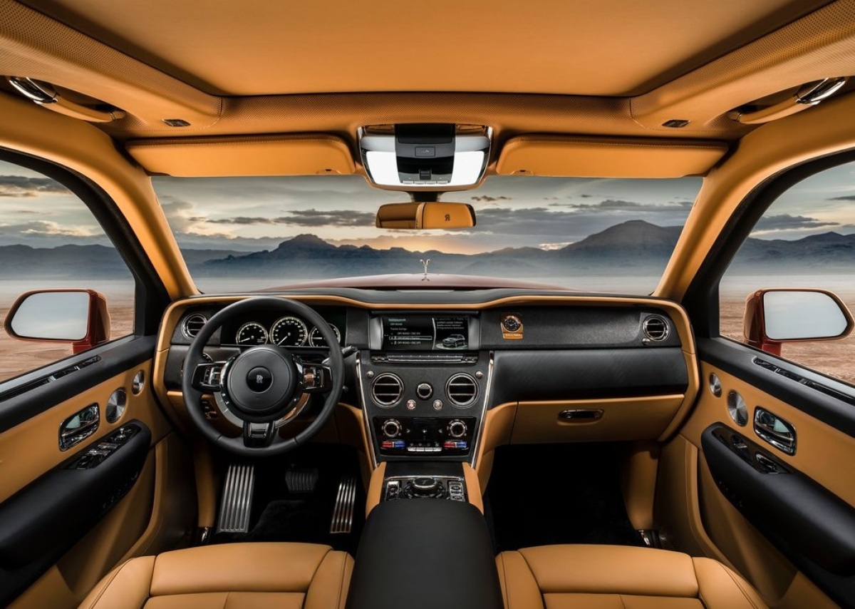 Rolls-Royce-Cullinan-2019-1024-16