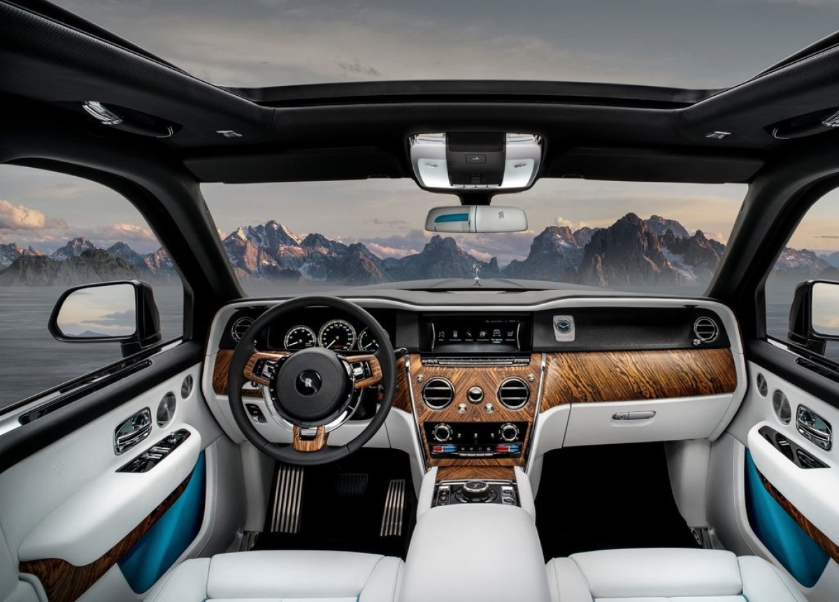 Rolls-Royce-Cullinan-2019-1024-17