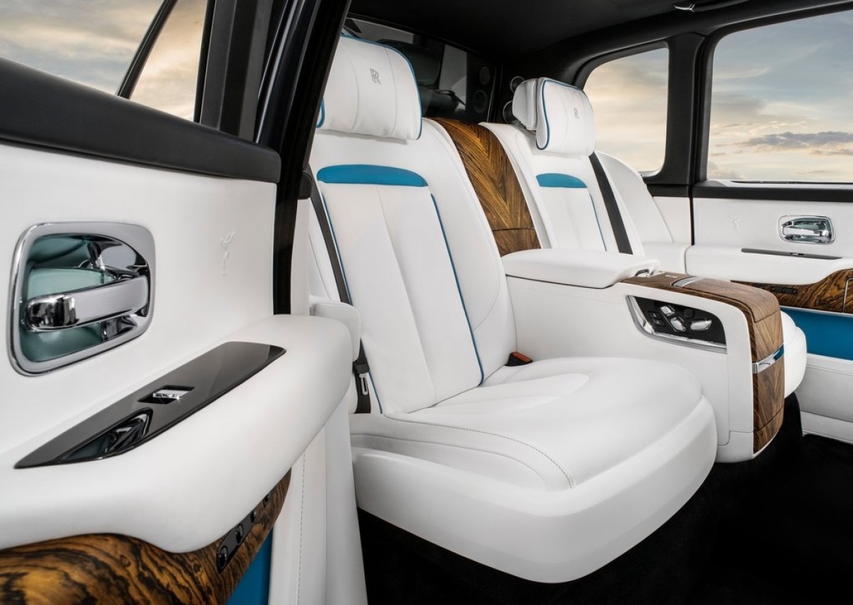 Rolls-Royce-Cullinan-2019-1024-1a