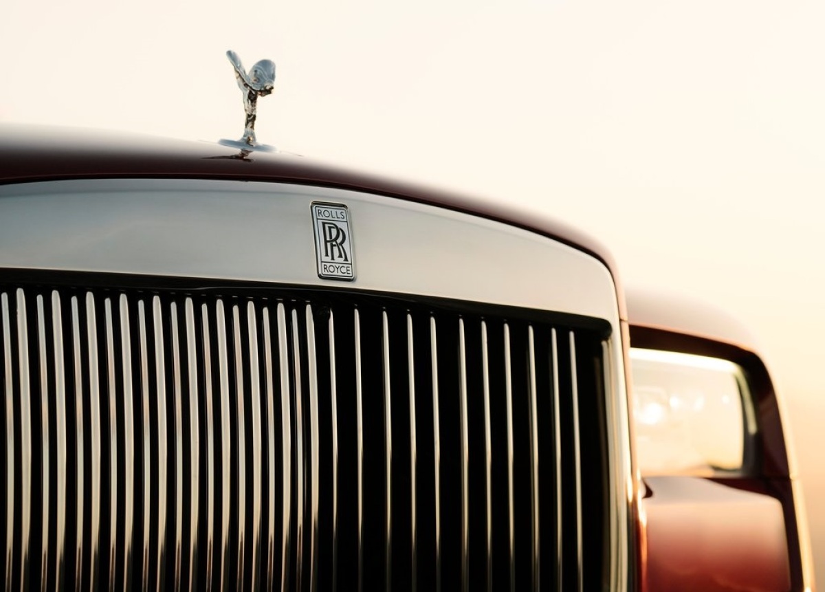 Rolls-Royce-Cullinan-2019-1024-1f