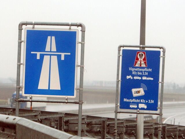 dialnicny hranicny prechod Jarovce , tabula , tabule , dialnica