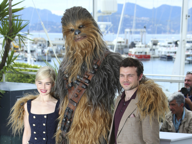 Alden Ehrenreich, herečka Emilia Clarke