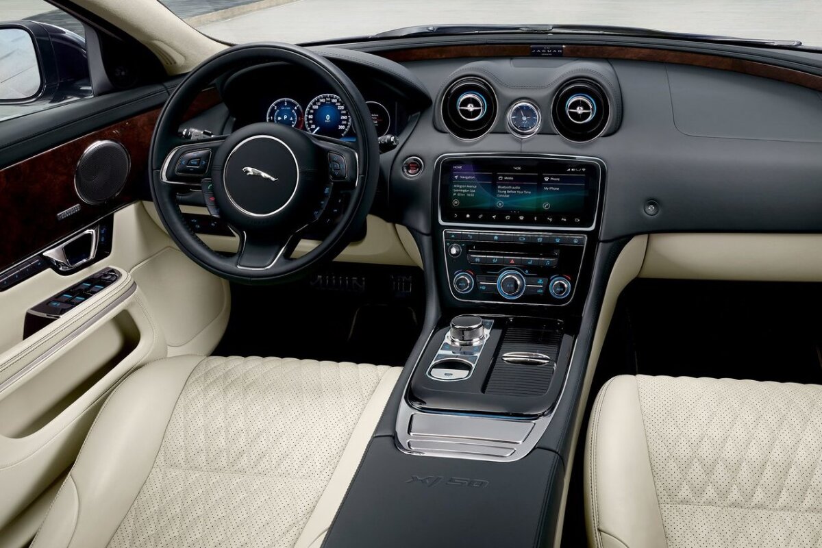 Jaguar XJ50 - 2018