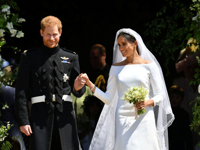 Meghan Markle a Princ Harry spoločne po svadobnom obrade na hrade Windsor. 