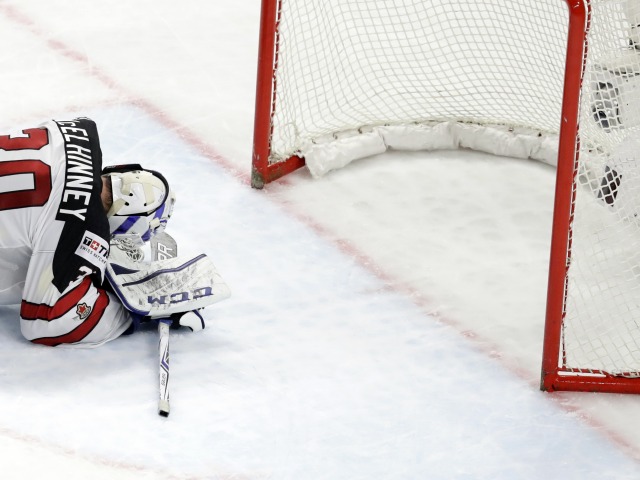 Curtis McElhinney
