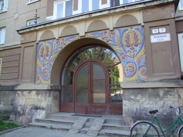 Nová Dubnica ornamenty bytový dom fasáda