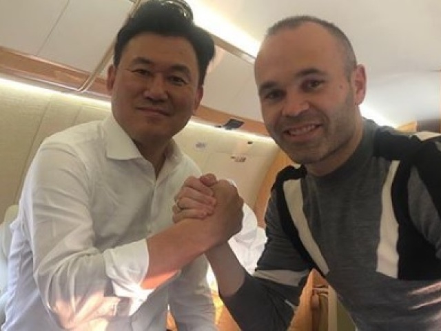 Andrés Iniesta, Hiroši Mikitani