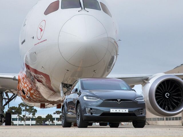 Tesla X - Boeing 2018
