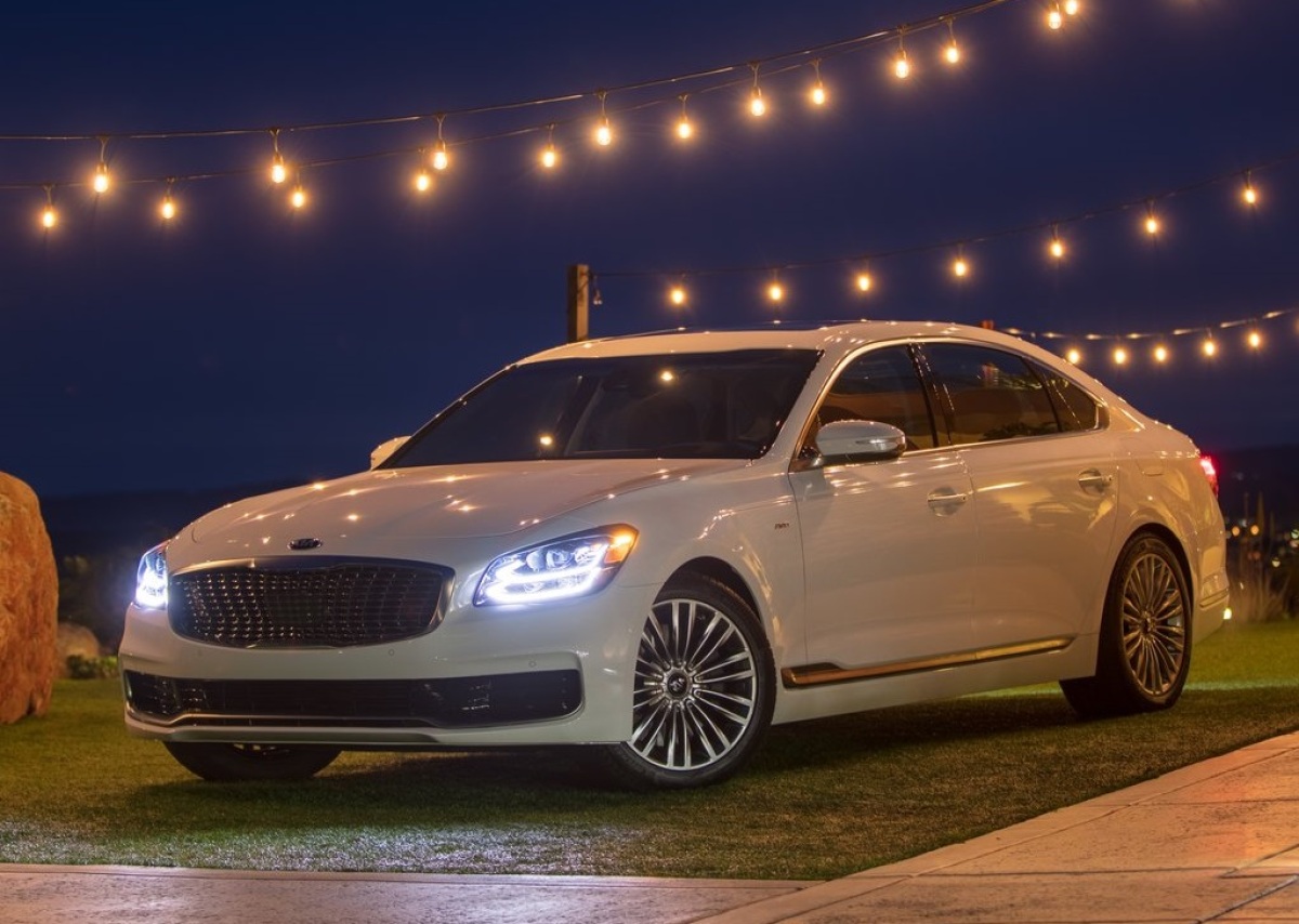 Kia-K900-2019-1024-02