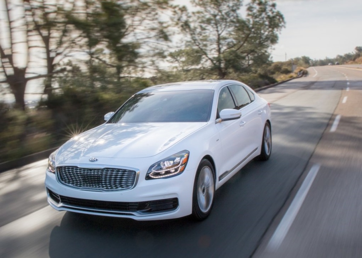 Kia-K900-2019-1024-05