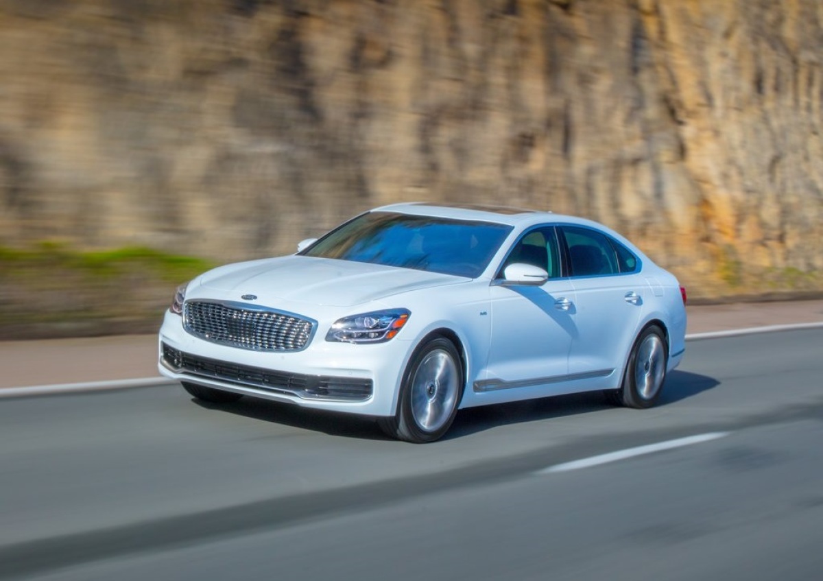 Kia-K900-2019-1024-06