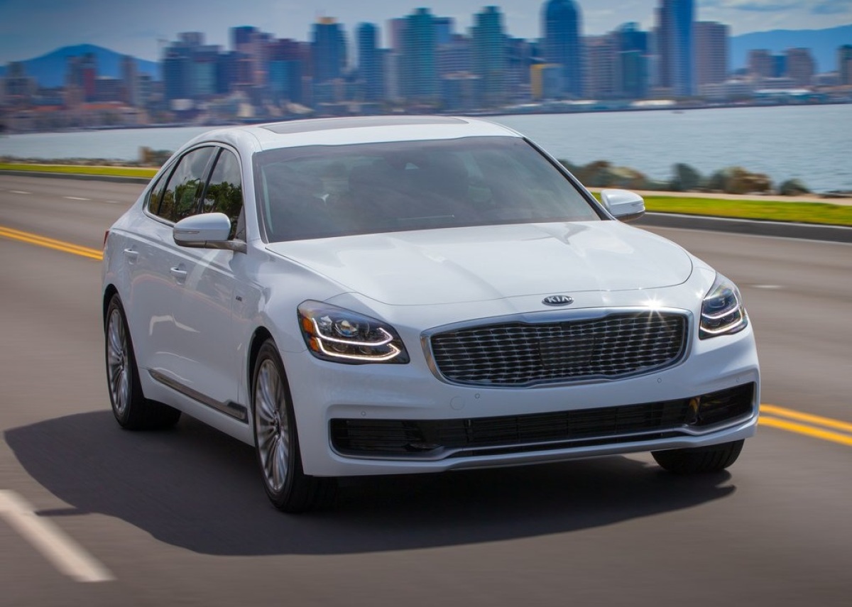 Kia-K900-2019-1024-08
