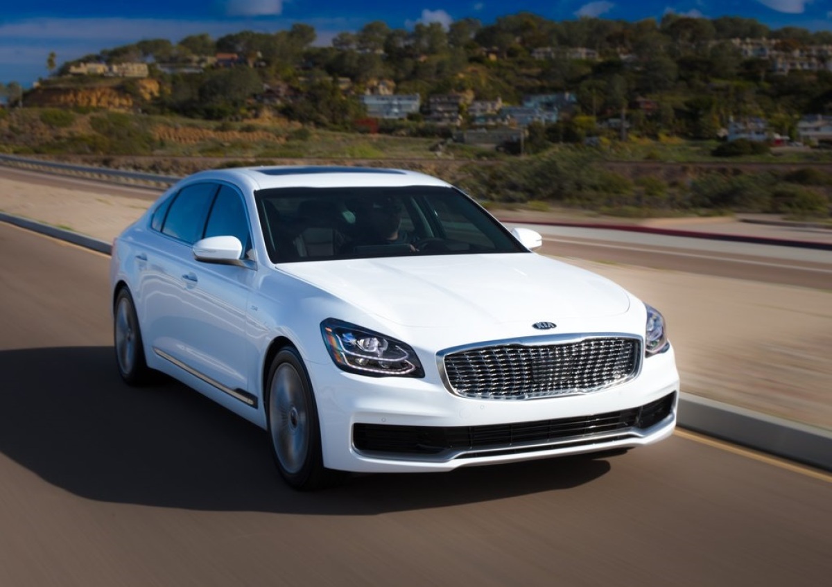 Kia-K900-2019-1024-09