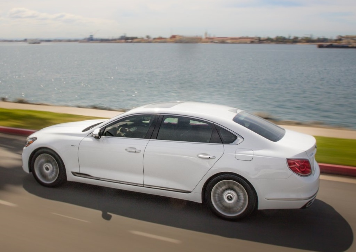 Kia-K900-2019-1024-0a